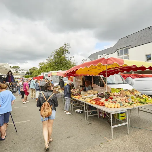marche-centre-ville-trinite-sur-mer_792x528