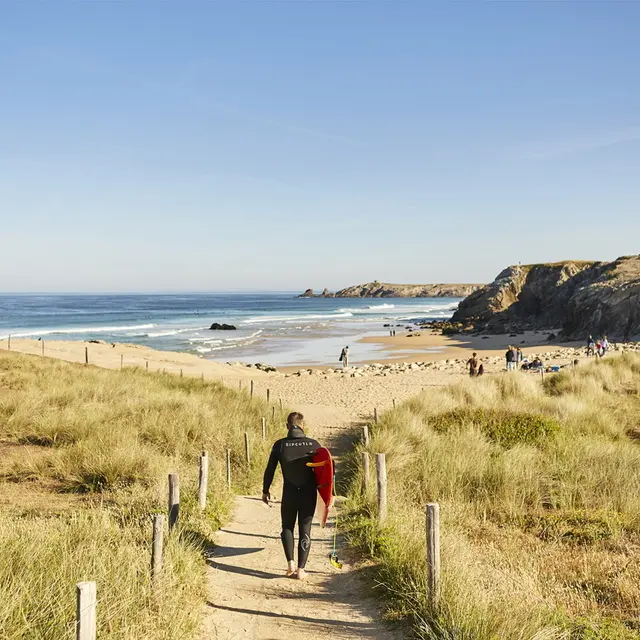 port-bara-surfeur-saint-pierre-quiberon