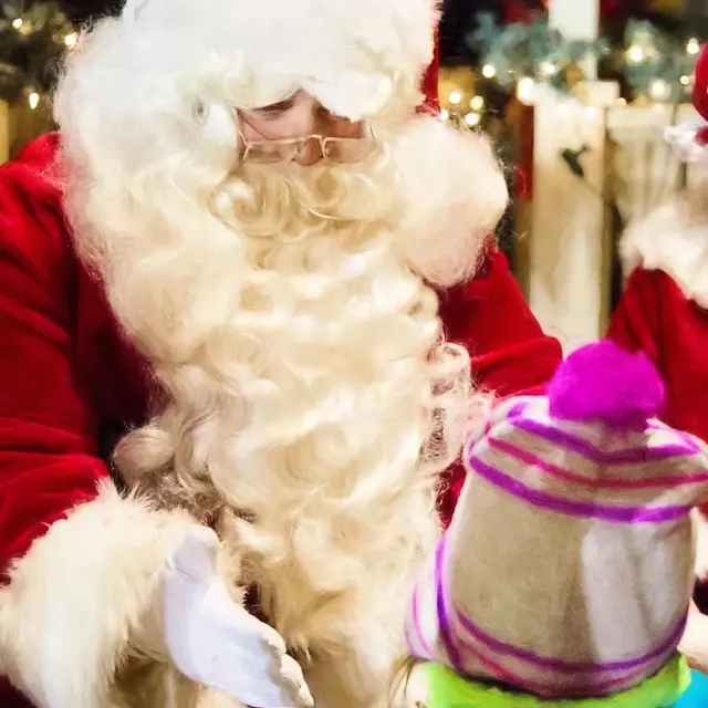 santa-claus-1058668_1280© Jill_Wellington_Pixabay