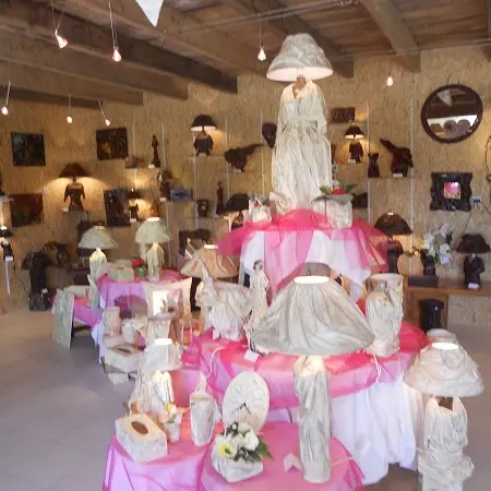 Création d'objets d'art en tissu durci et mosaïste_1