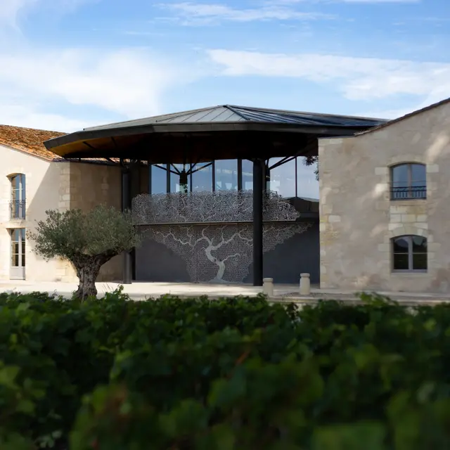 Kirwan façade chai