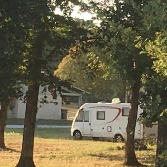 Aire de camping-car Echourgnac