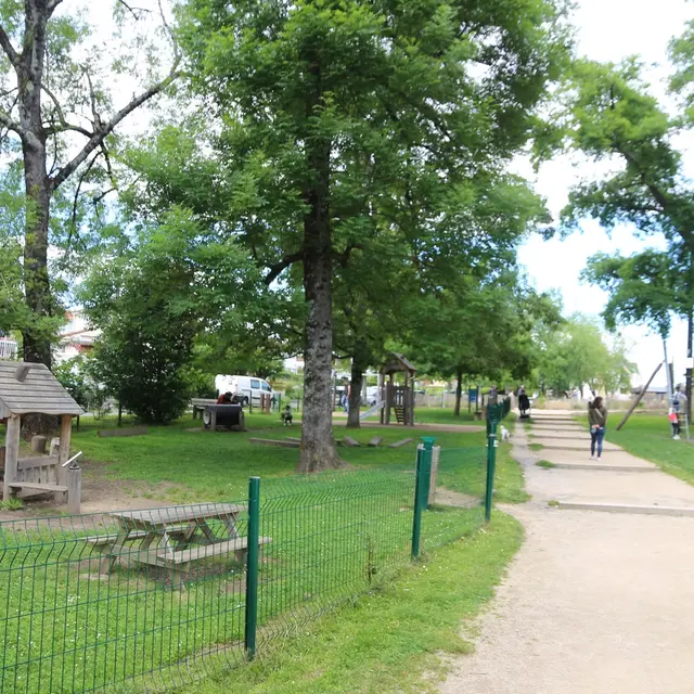 Aire de jeux Lacaou Billère - Pau Pyrénées Tourisme - CM