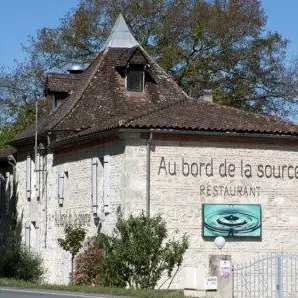 Au bord de la source