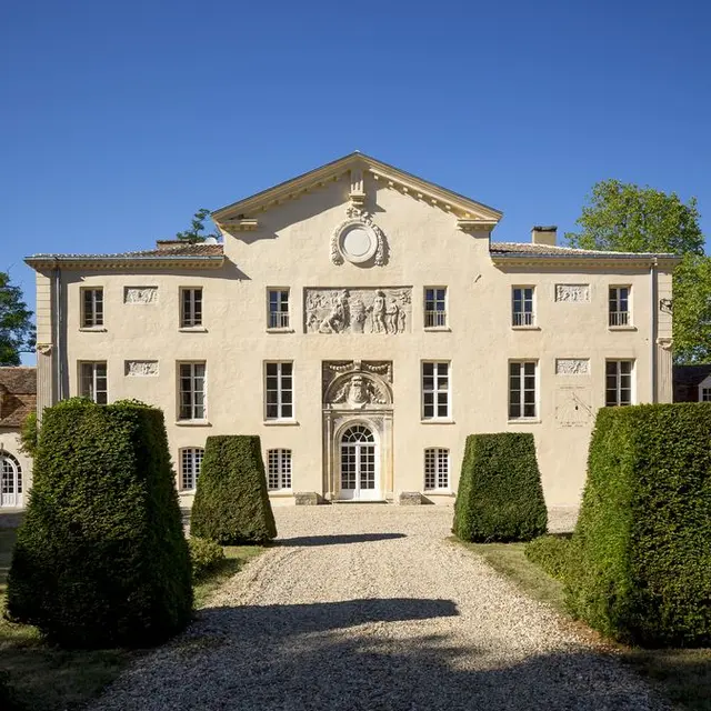 Façade château