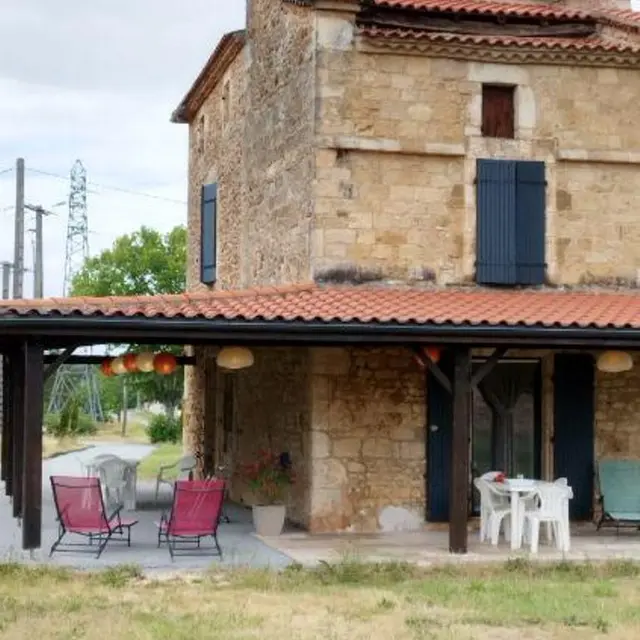 HLOAQU047V50O65E_MonsempronLibos_Colombier_photo