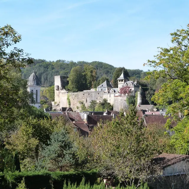 Montignac - vue sur le chateau 3