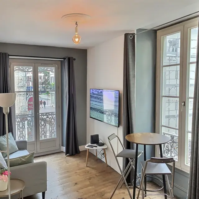 Wonderhost Henry IV - Pau - salon