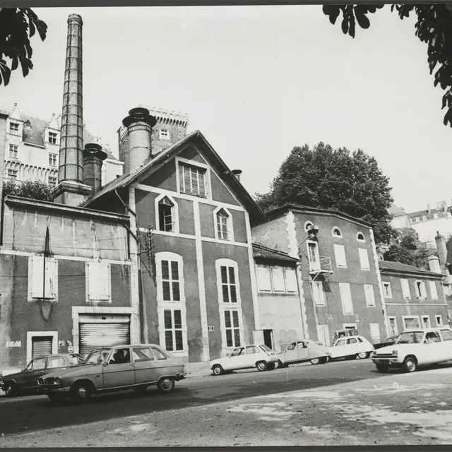 Vue des bâtiments de la brasserie Heid place de la Monnaie- AC064445_19Fi0645_P