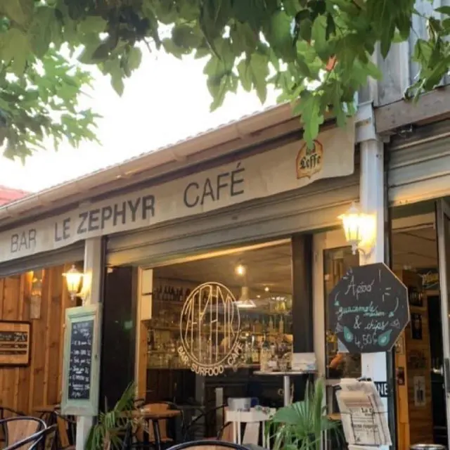 Zephyr Café