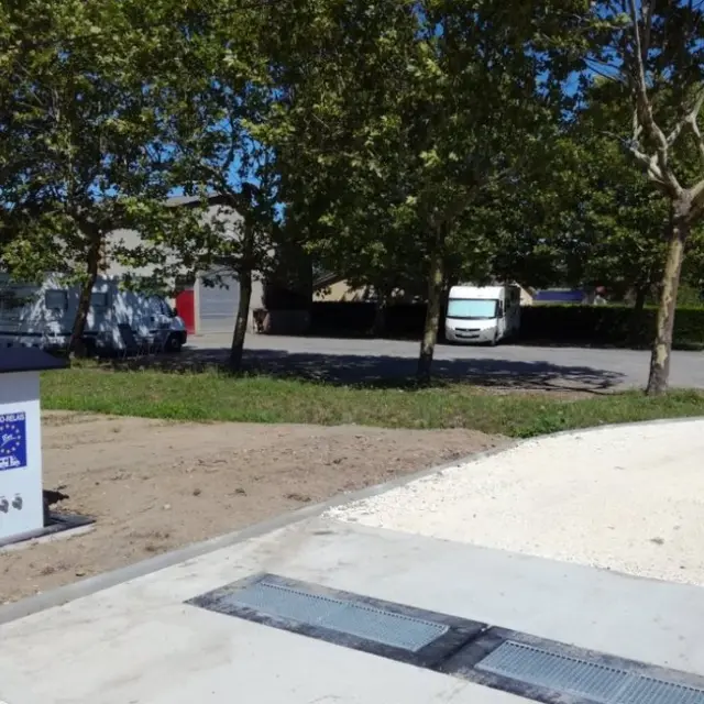 Aire de service camping-car Montpon