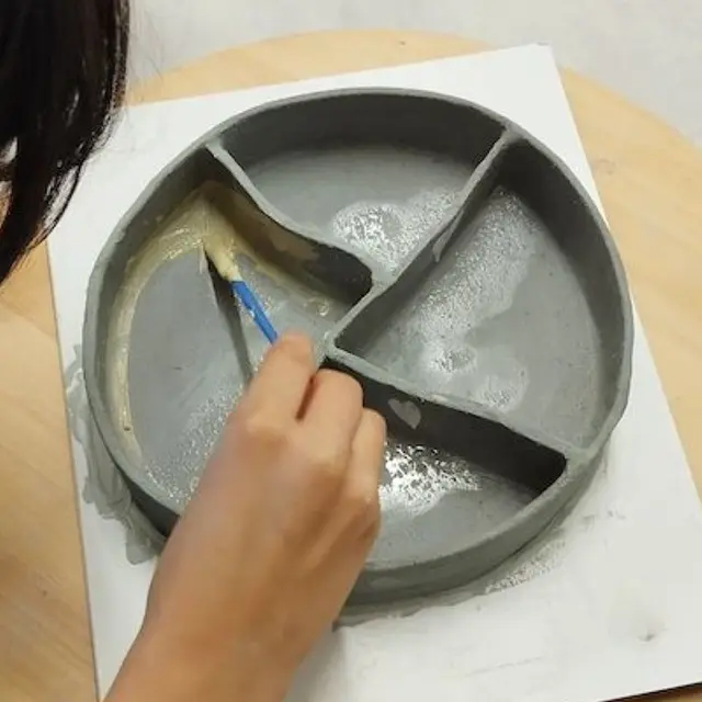 Cours enfant extrascolaire poterie