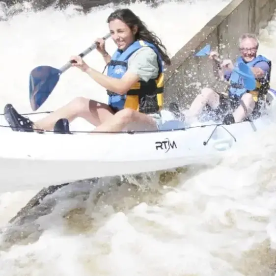 Descente de rivière en canoë-kayak
