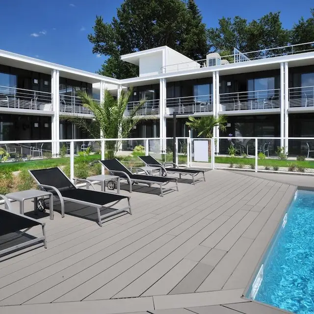 Hôtel Eden Park - Bizanos - Vue extérieure piscine