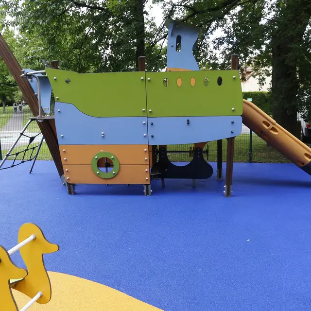 Aire de jeu du bâteau - Lons