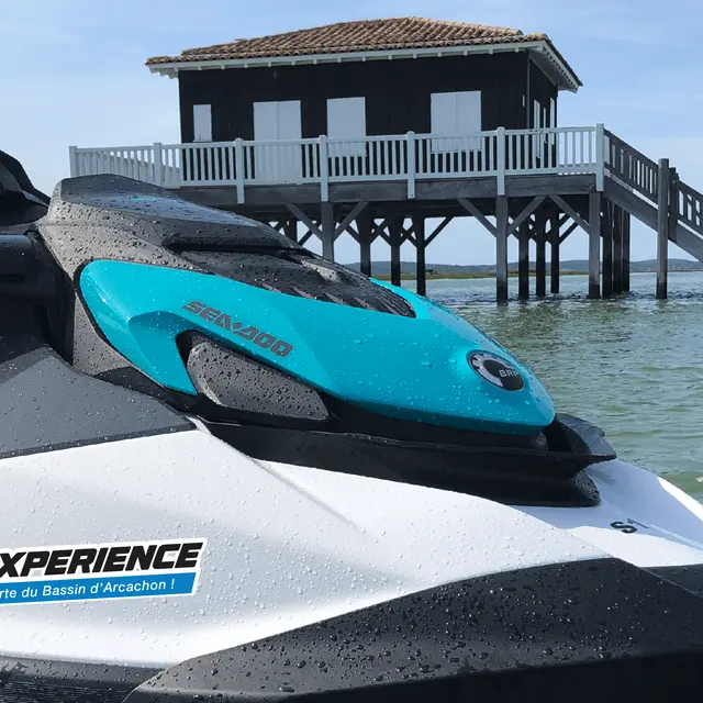 jetski au Cabane Tchanqée