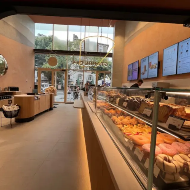 Starbucks Coffee - Pau - vitrine