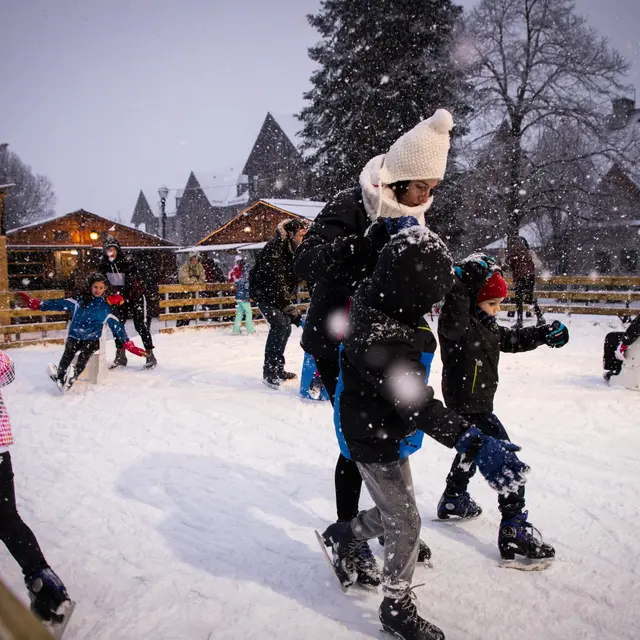 ┬®nbirrien_patinoire_village_famille_IMG_0105