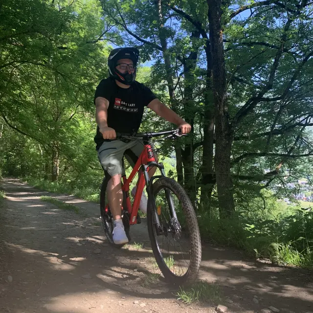 ©JLACAVE-SORTIE CADEILHAN-VILLAGE-VTT23 WEB