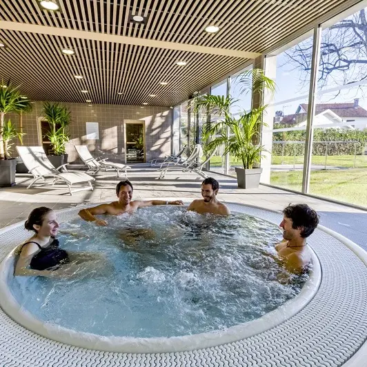 Complexe aquatique Lourdes-Jacuzzi_