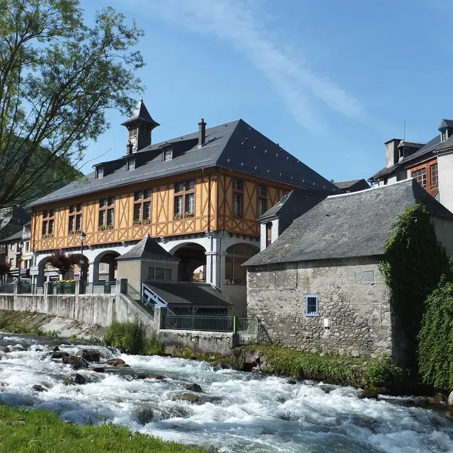 Arreau - mairie halle