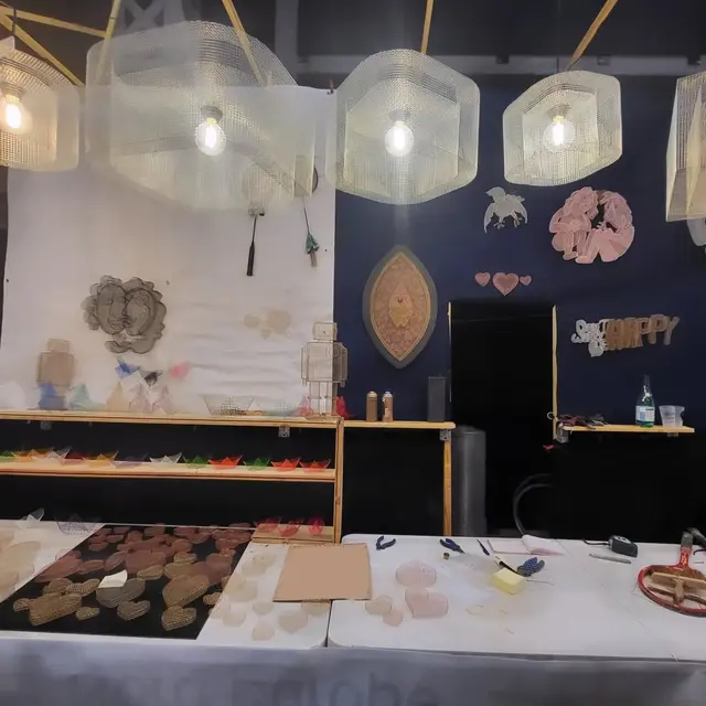 Brodeur de volière stand