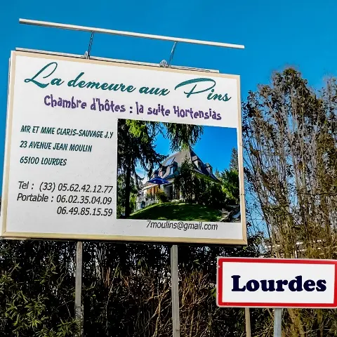 LOURDES CHAMBRES D'HOTES LA-DEMEURE-AUX-PINS-panneau-publicitaire-4--3 (1)