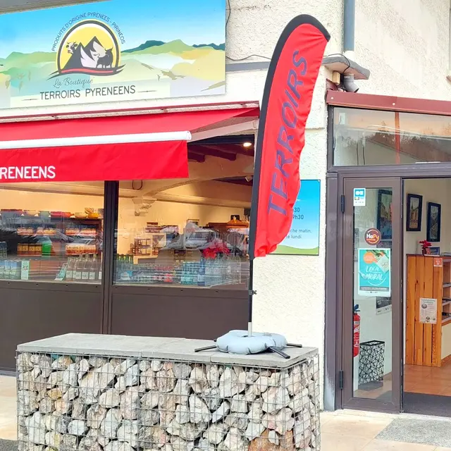 Devanture la boutique des terroirs pyrénéens ©OTLourdes_2023