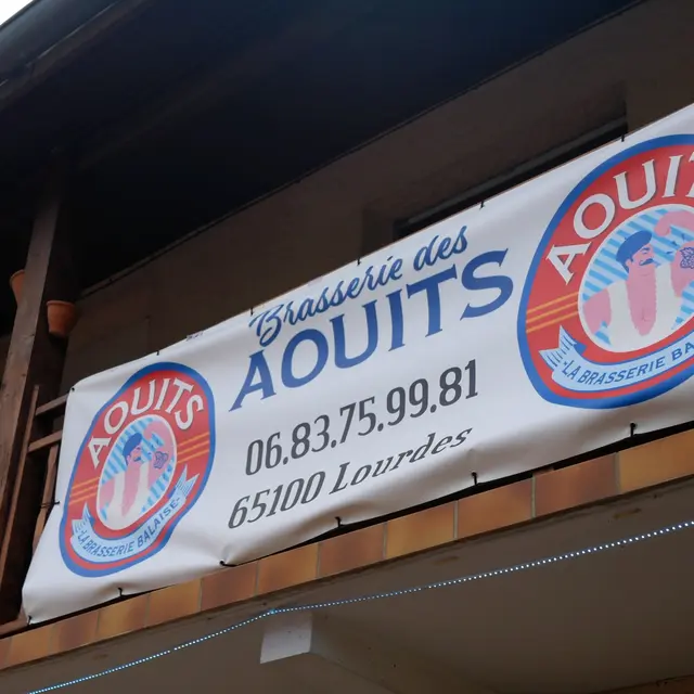 Devanture brasserie Aouits ©OTLourdes_2023