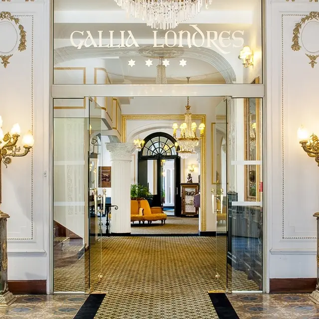 GrandHotelGalliaLondres-Pyrenees-Lourdes-entree