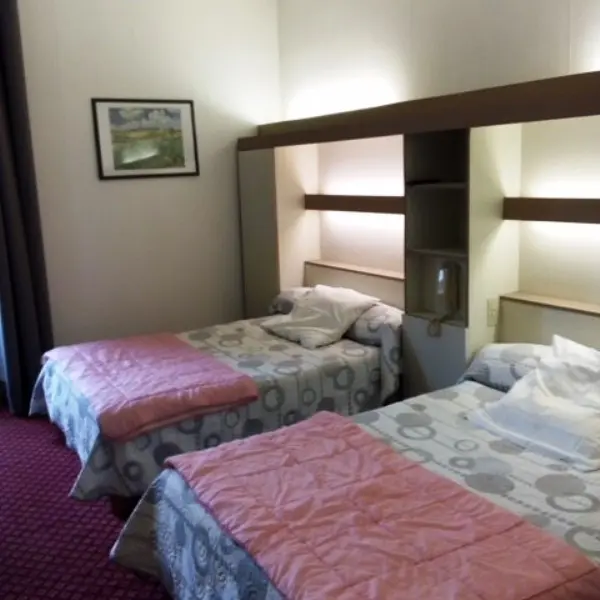 Hotel-du-Gave-Lourdes-chambre-triple-2