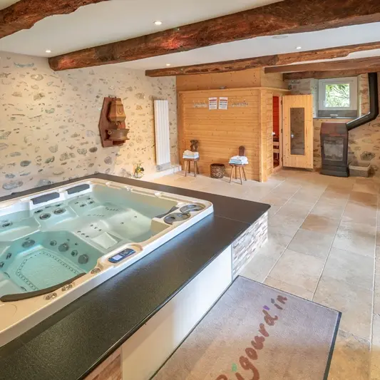Chambres d'hôtes La Bigourd'In_Jaccuzi