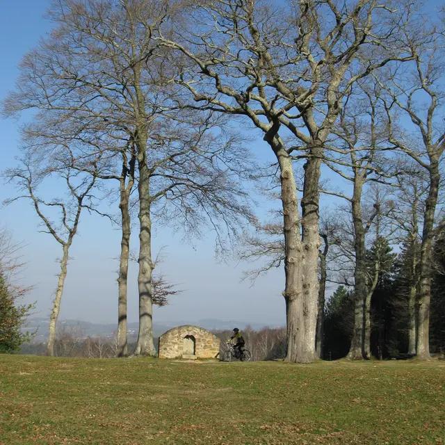LOURDES-N°4 point d'eau ball trap