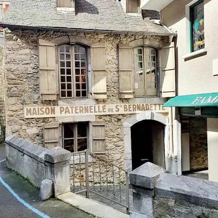 Maison Paternelle 1