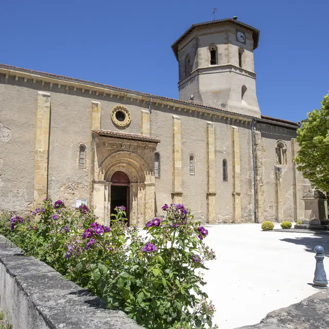 Maubourguet Eglise parvis