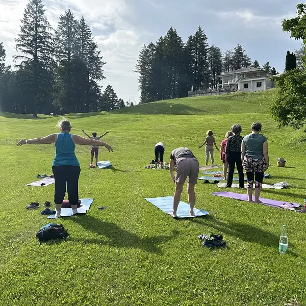 PHOTO-YOGA-LAC-DE-LOURDES-3-2