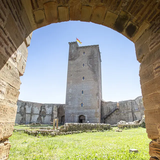 Cour Intérieure Château Montaner