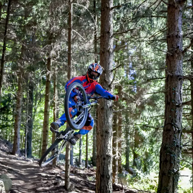 Pic du Jer VTT Descente 3_BD©P. Vincent-OT Lourdes_2014www.lourdes.photo