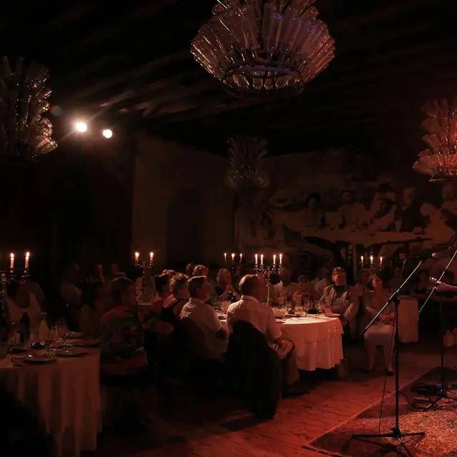 Viniscène spectacle repas © Chateau de Viella