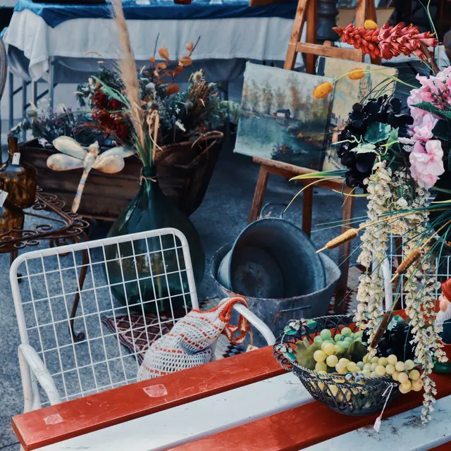 Vide-greniers marhé aux puces © Angélina Herbert on Unsplash