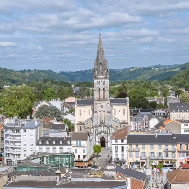Vue église paroissiale Sacré Cœur depuis Château