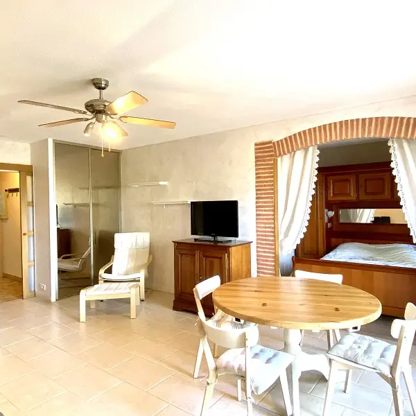 Pièce à vivre et coin nuit