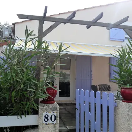 Maison avec jardin fermé