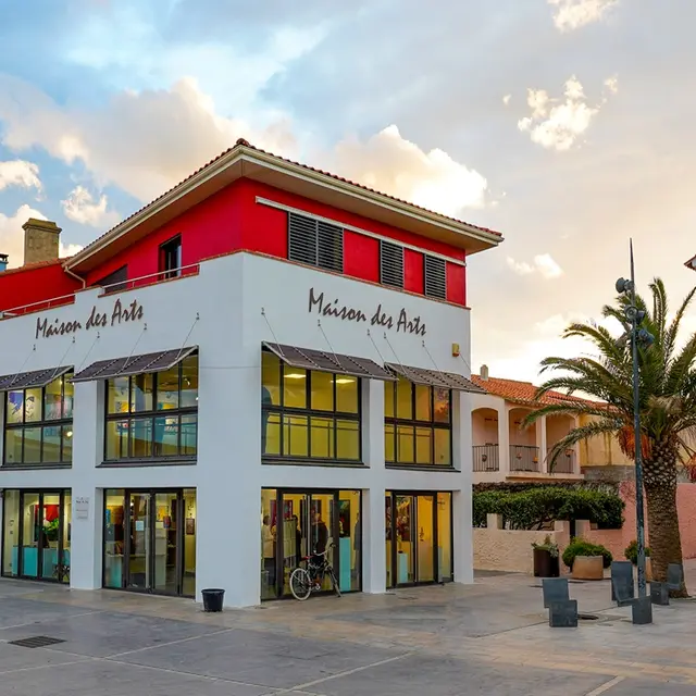 PORT BARCARES MAISON DES ARTS