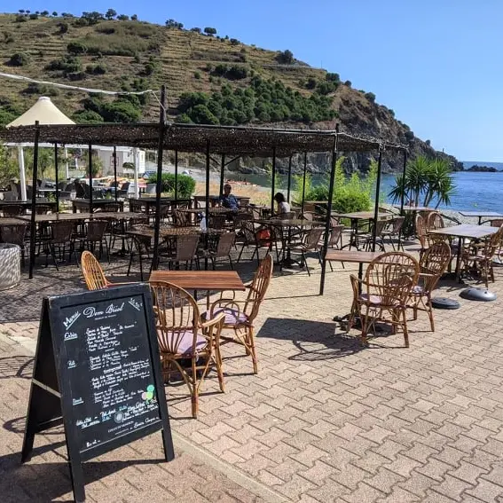 AU BOUT DU MONDE CERBERE