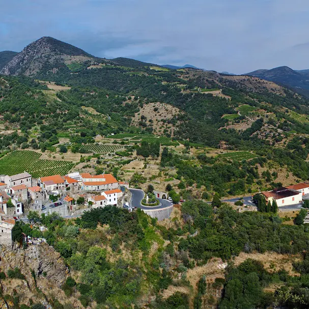 Caramany et son lac1