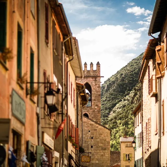 Dans l'enceinte de la cité fortifiée de Villefranche de Conflent, plus beau village de France crédit photo JC Milhet