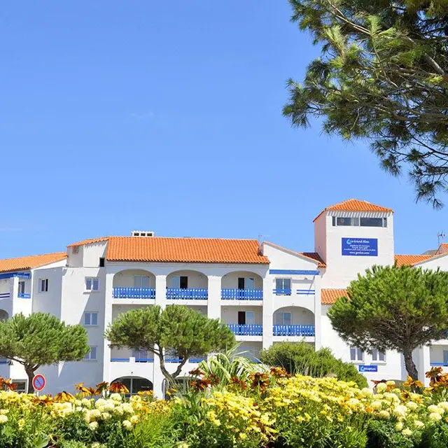 PORT BARCARES GOELIA LE GRAND BLEU