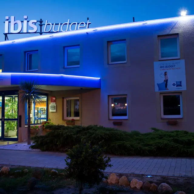 Ibis budget façade