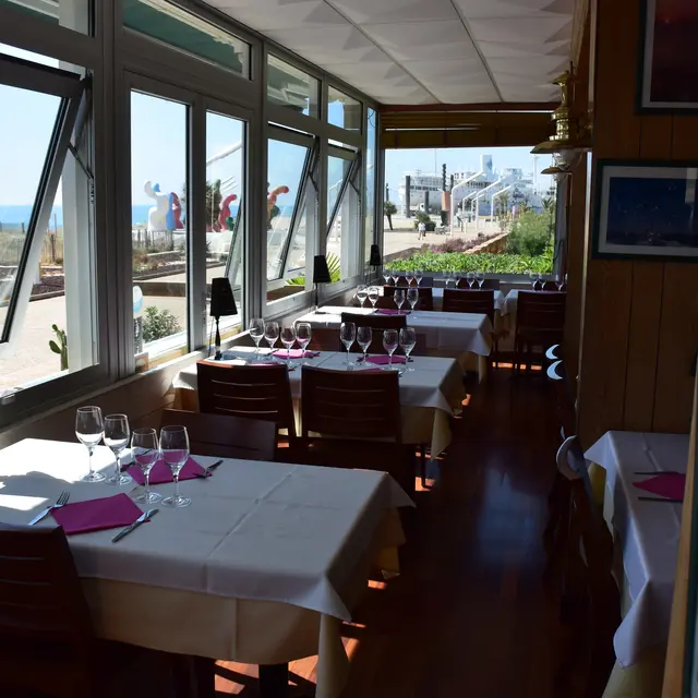 PORT BARCARES LAMPARO